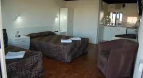 Slipway Hotel Motel - Image 2