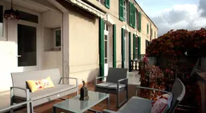 Maison de maître à BRAM # Jacuzzi - Image 4