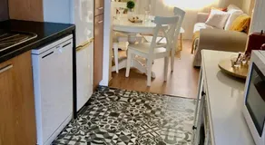 City Break-Quiet House with Private Patio - Image 3