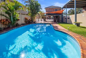 Park Beach Resort Motel - Image 2