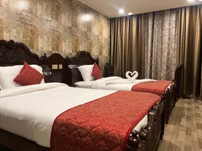 HYDERS PARK - THE LUXURY HOTEL - Image 2