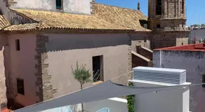 San Lorenzo Apartamentos y Suites - Image 2