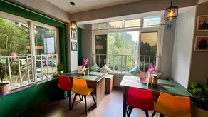 Darjeeling Hillside Inn - Image 4