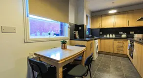 Holt house - Image 3