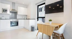 The Residence City Centre - Modern Family Apartment with Rooftop Pool & Terrace - Children stay for Free - Image 4