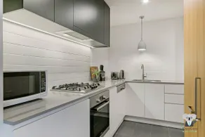 KozyGuru Wolli Creek Kozy 1 Bed Apt Sydney City - Image 4
