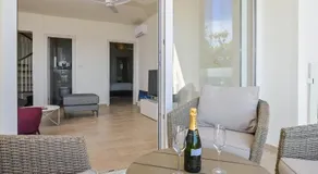 House on the beach - Image 2
