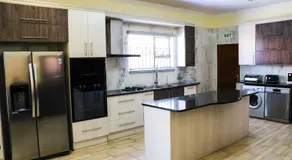 Estoby Executive guest house - Image 3
