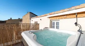 Le 11 JACUZZI avec Terrasses Clim Netflix Parking - Image 3