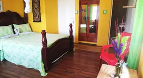 TOGA GUEST HOUSE - Image 2