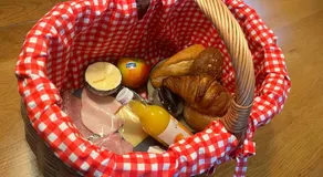 KIMZ Bed & Breakfast - Image 5