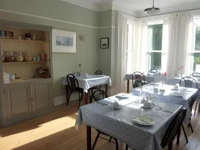 Derrin Guest House - Image 4