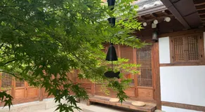 By the palace 고택 송가헌 - Image 5