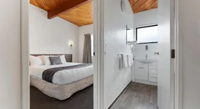 Coachman's Lodge Motel - Image 2