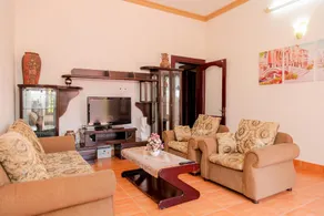 Ruby Villa 10 Lake View - Image 2