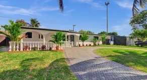 Luxe Haven Near Aventura - Image 5