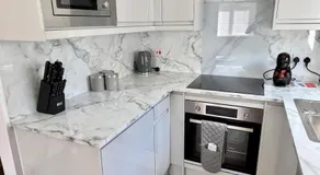 Beautiful City Centre Apartment 2BR - Image 5