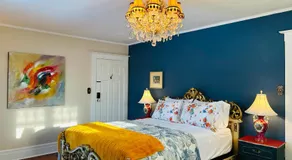 The Farmhouse Manor B&B - Image 2