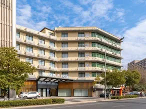 Elegant · Yimei Hotel - Image 3
