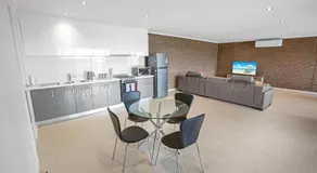 Riverside Haven - Image 5