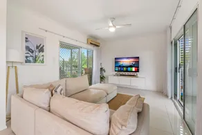 Spacious 2-bed With Private Rooftop & BBQ Access - Image 2