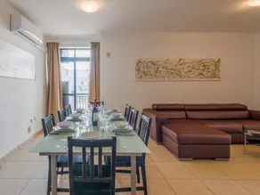 Seashells 2 bedroom Apartment with sunny terrace with stunning sea views - by Getawaysmalta - Image 5