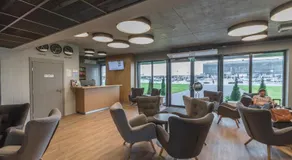 Air Hotel - Image 4