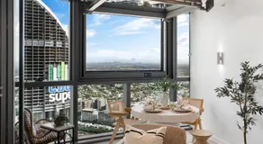 QW Riverside Luxe Apartments by Independent Host - Image 5
