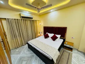 Golden palace hotel 🏨🛍️📞🙏 - Image 3