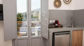 Aidani Luxurious Rooms - Image 3