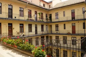 Central Market Apartments - Image 5