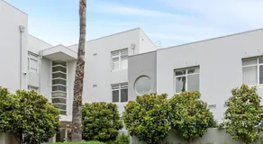 Scenic Beachside 3-bedroom with Water Views - Image 5
