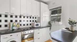 Comfy One-Bedroom Unit Between City and Airport - Image 3