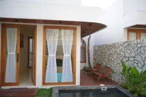 Among Villa - Image 2
