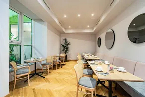 Starlight Suiten Hotel Renngasse - Image 5