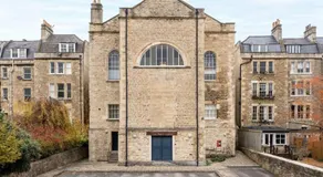 Fantastic, Spacious 2 Bedroom Apartment in Converted Chapel - Image 5