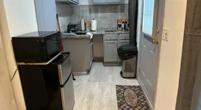 Private Garden Suite in Bayshore - Image 4