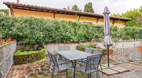 GuestHost - Coverciano Modern Apartment with Patio! - Image 4