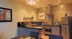 Riverview Rise Retreats - Image 2