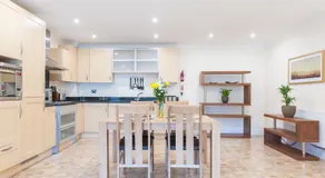 Camstay Longworth Avenue - Image 2