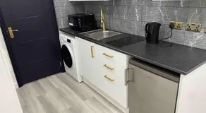 Great Place in Northwood - Image 3