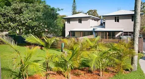 LUXURY TOWNHOUSE! Walking distance to everything! - Image 5