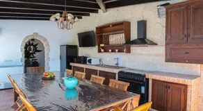 Casa con piscina riscaldata, idromassaggio e griglia | Vista sul mare | Adatta per il telelavoro - Image 5