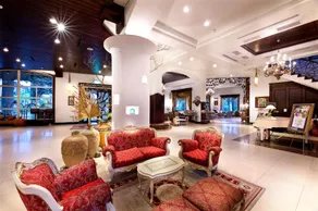 Shangrila Boutique Hotel - Image 2