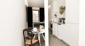 Modern Studio in Embajadores Street by Batuecas - Image 5