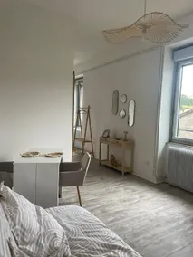 La parenthèse dorée Studio à saint bel - Image 2
