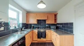 2 Bedroom Peaceful Home, Colchester - Image 5