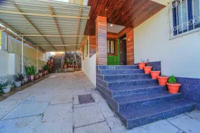 Woodside Villa - Image 2