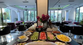 Garden Boutique Hotel - Image 2