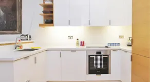 Elegant Clerkenwell Apartment with Balcony and Lift near Barbican - Image 4